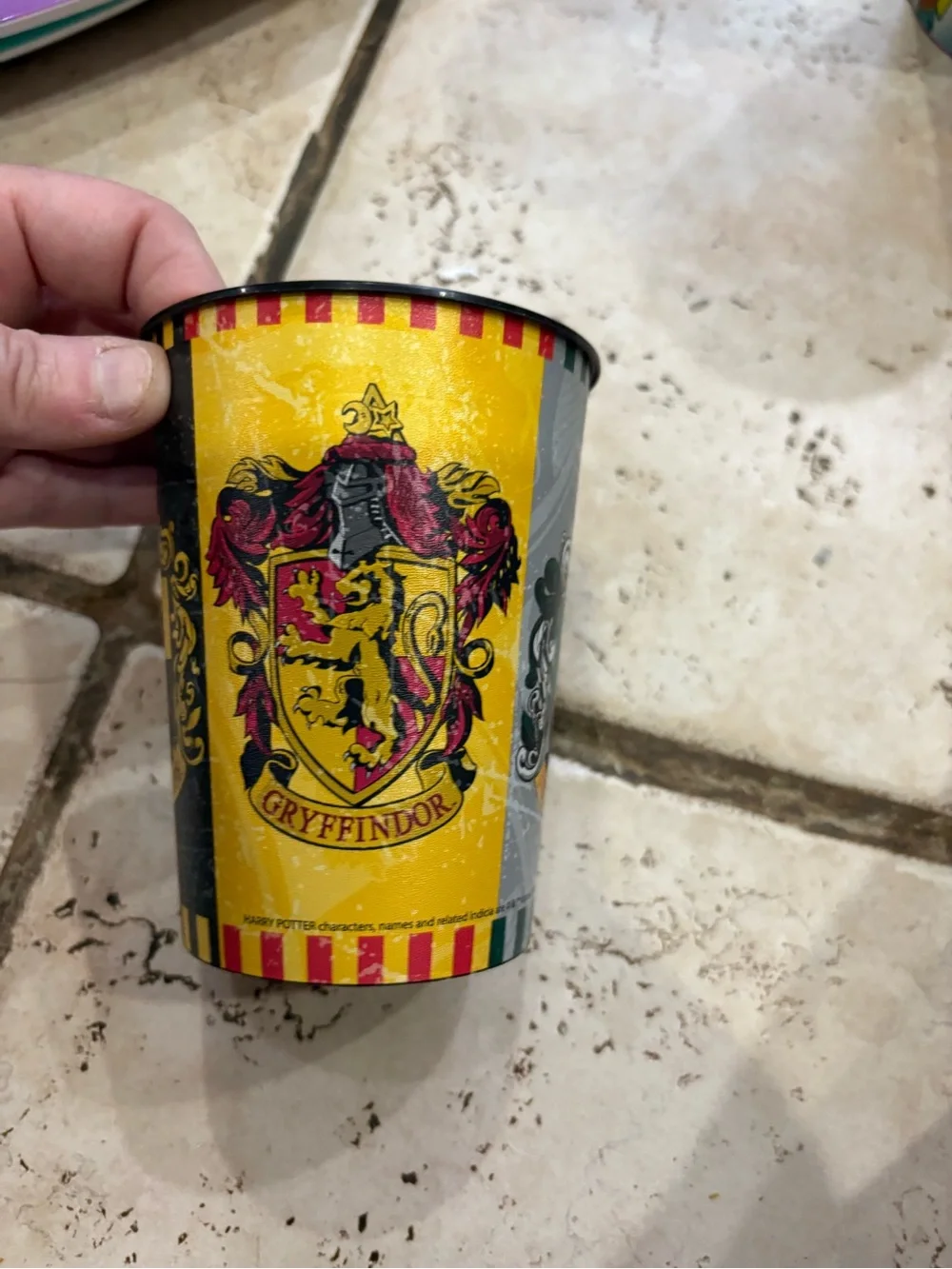 Gryffindor Themed Disposable Party Cup - Yellow Crest Design